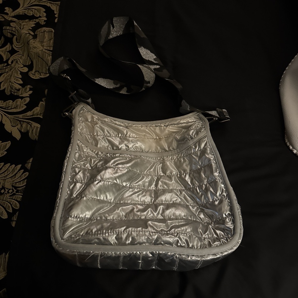 Ah formed Silver Quilted crossbody Shoulder Bag with camo guitar strap